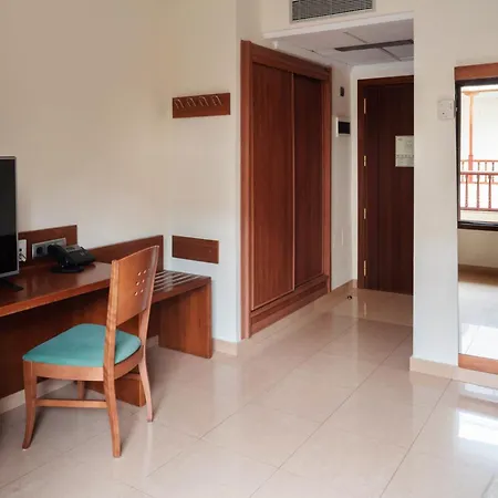 入住Diamar Hotel Arrecife酒店外部照片